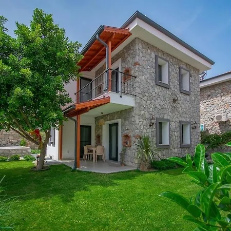 Rengin Stone House *