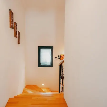 Rengin Stone House Villa