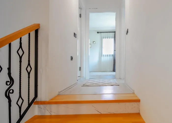 Вилла Rengin Stone House