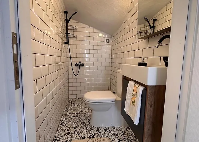 Rengin Stone House * Датча