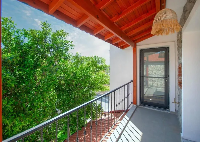 Rengin Stone House Villa *